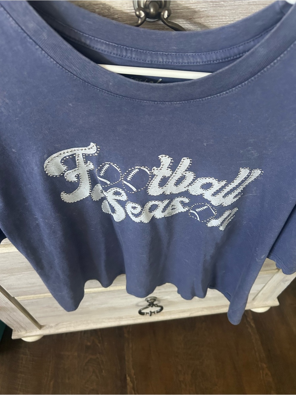 🏈 NWOT Football Season Boutique Crop T-Shirt Sz XL Super Soft 🏈 - Picture 4 of 5
